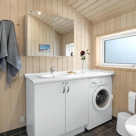 Holiday home Gorgeous In Aakirkeby With Kitchen Vester Somarken