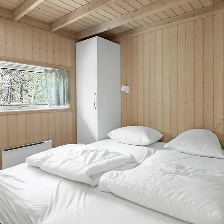 Holiday home Gorgeous In Aakirkeby With Kitchen Vester Somarken
