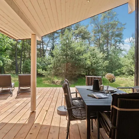 Aakirkeby With A Fireplace 01 Semesterbostad *