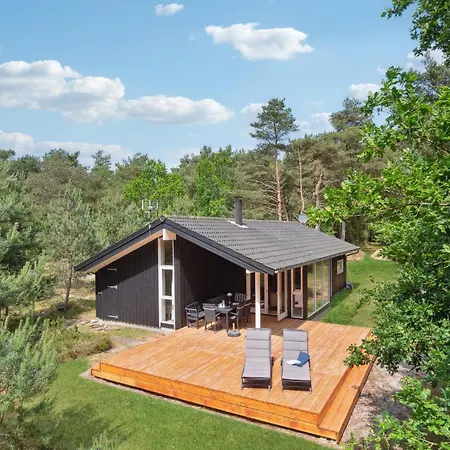 Gorgeous In Aakirkeby With Kitchen Vester Somarken