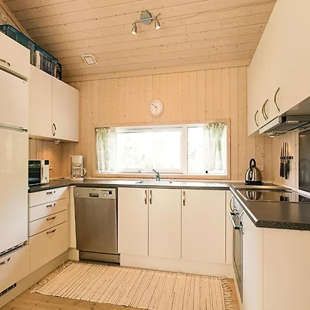 Aakirkeby With A Fireplace 01 Semesterbostad *